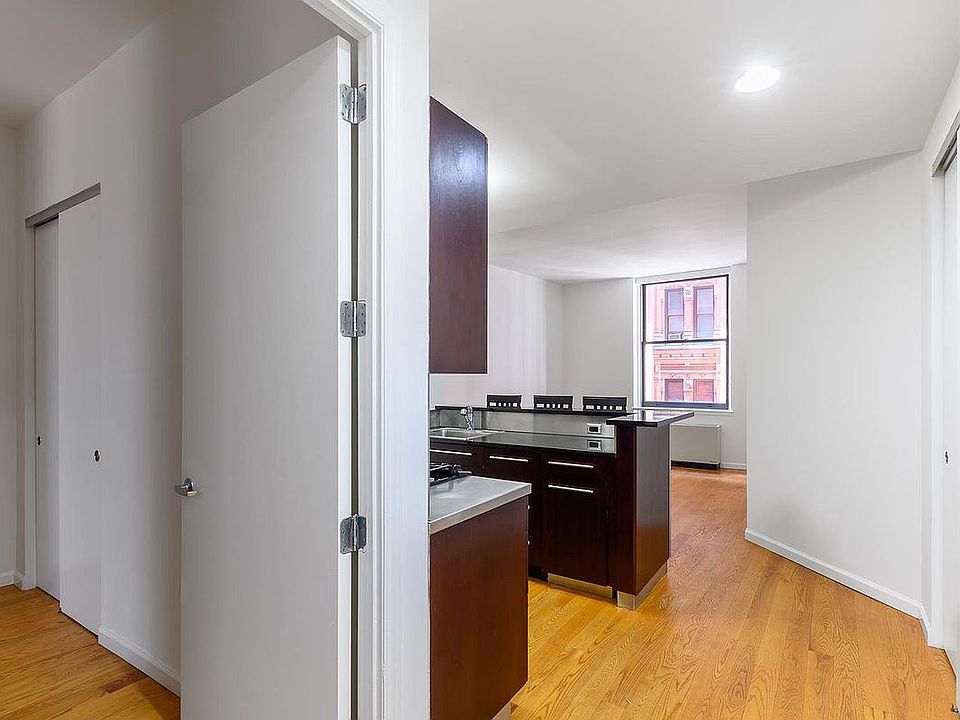 1st image of 150 Nassau St APT 7A