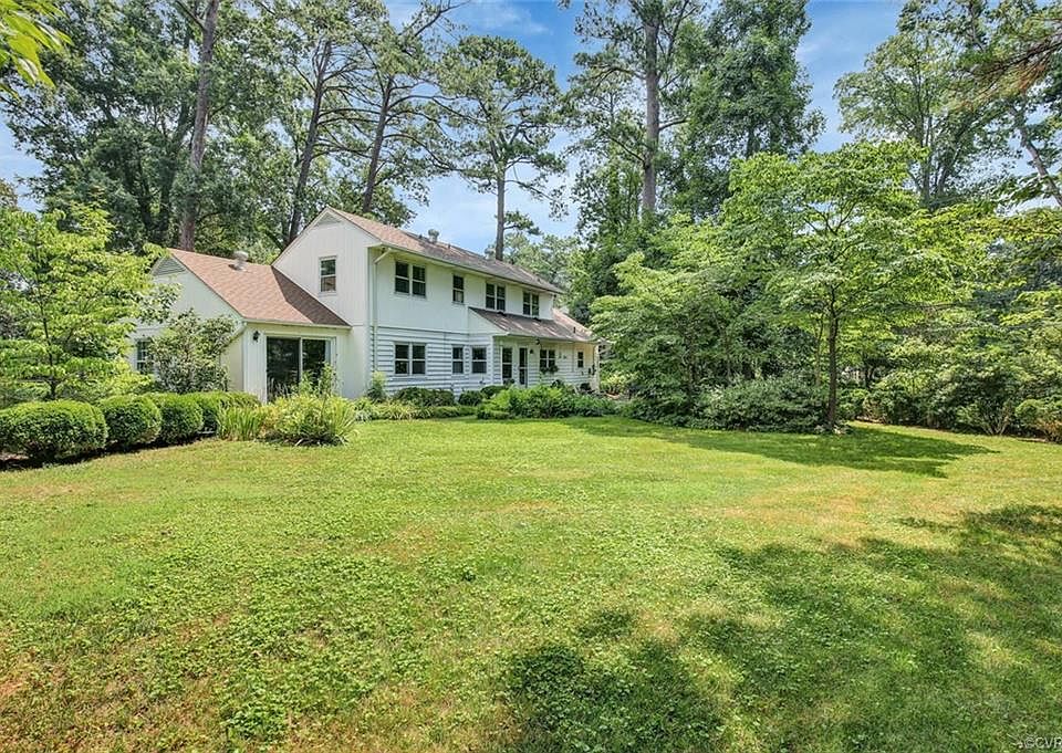 1st image of 204 Lakewood Dr