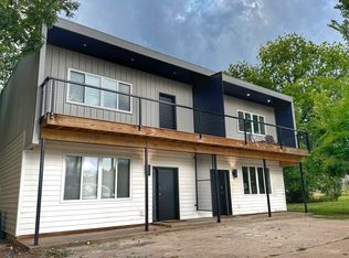 619 S Government Ave #B, Fayetteville, AR 72701