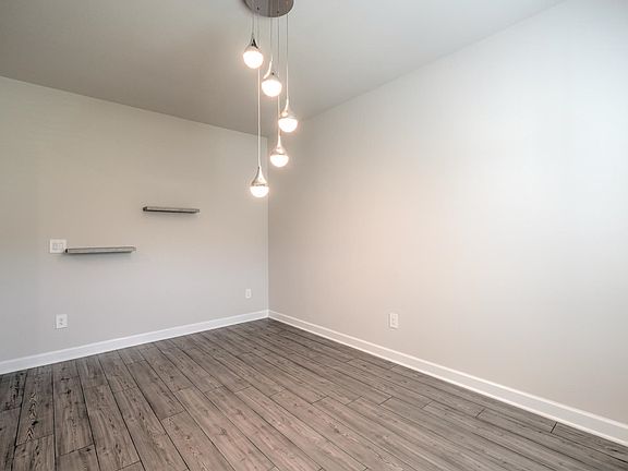 3rd image of 100 Martel Dr