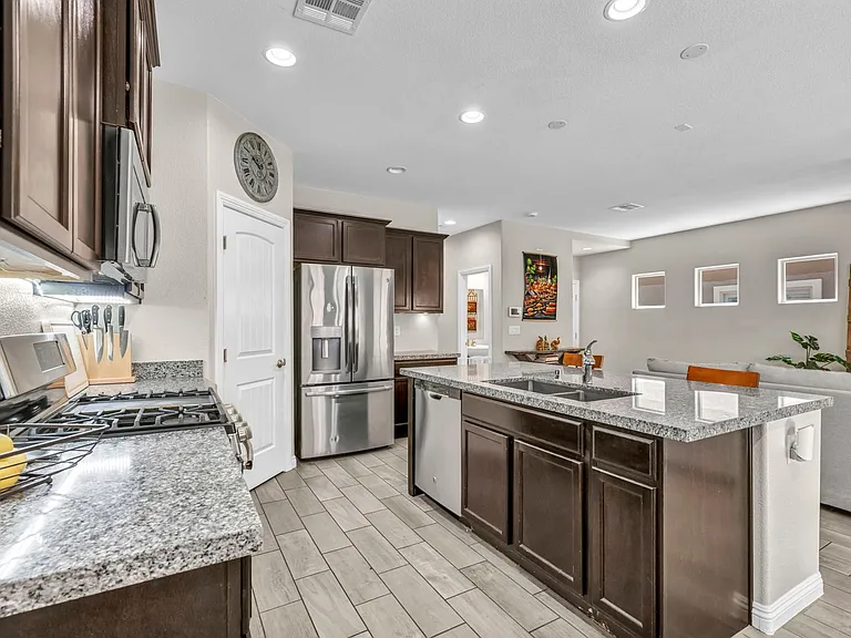 6777 Byron Bay Ct — Photo 20