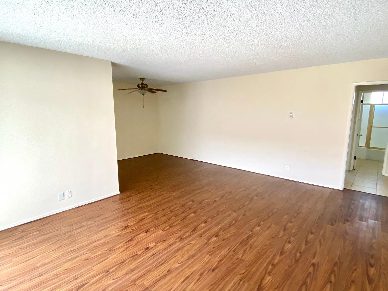 1 bed, 850 sqft, $2,395 — Photo 2
