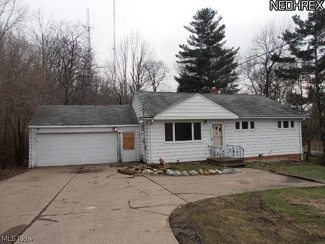 1st image of 4865 Orchard Park Dr