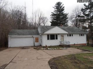 4865 Orchard Park Dr, Cleveland, OH 44134