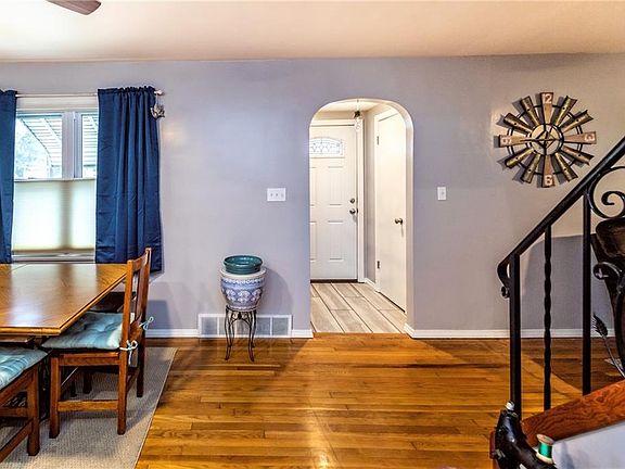 3rd image of 2024 W 32nd St