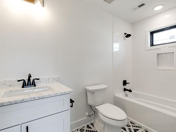 5th image of 407 W Duval St #B