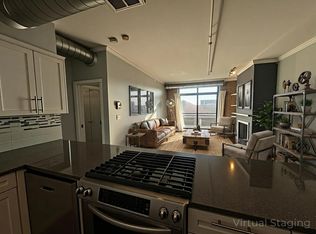 1735 W Diversey Pkwy APT 304, Chicago, IL 60614
