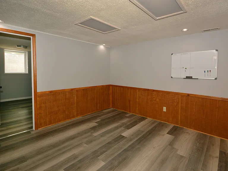 4745 Briarhill Dr — Photo 22