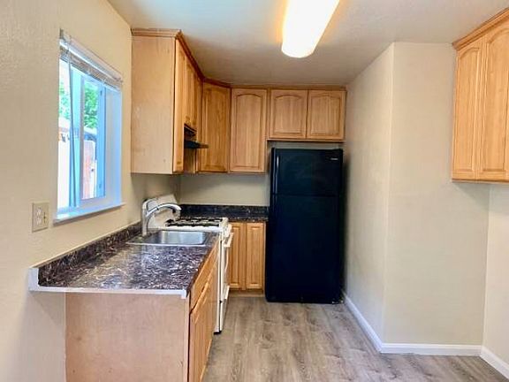 5th image of 16885 Barnell Ave APT B