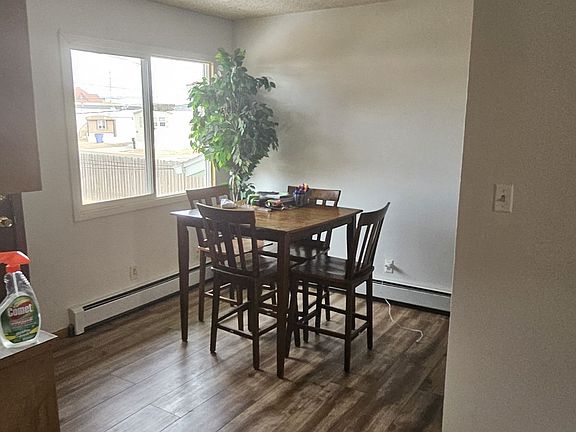 2nd image of 727 Beaufort St #2