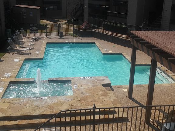 4th image of 6124 Oakway Ln #1011