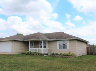 1420 Nathaniel Dr, Lebanon, MO 65536