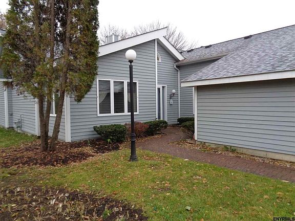 3rd image of 18 Westwood Dr
