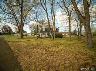 18 Kimberly Circle, North Haven, CT 06473