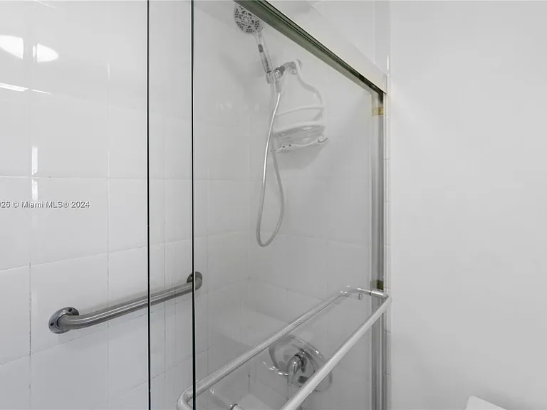 100 Lincoln Rd #820 — Photo 11