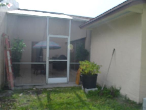 4th image of 1135 Soria Ave