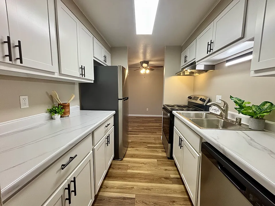 1120 Ann St #11