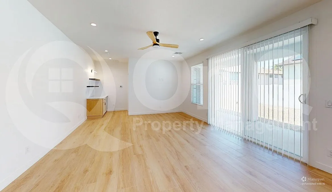 4 bed, 2.5 bath, 2462 sqft, $3,250 — Photo 3