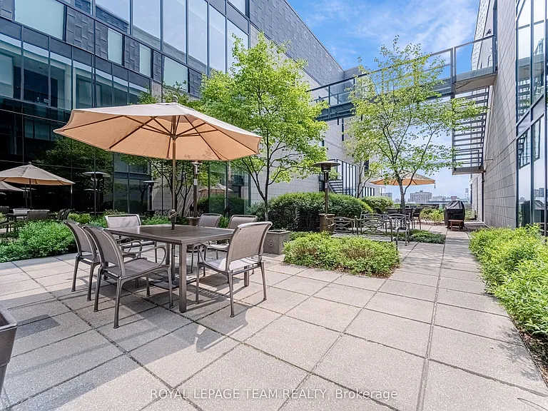 700 Sussex Dr #601 — Photo 31