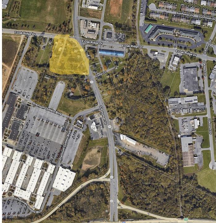 1st image of 3 W Oak Ridge Dr