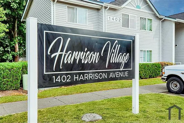 1402 Harrison Ave — Photo 2