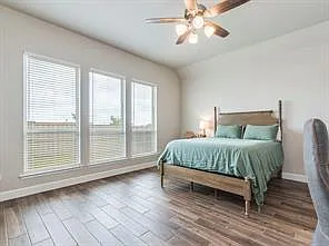 114 Chinaberry Bnd — Photo 9