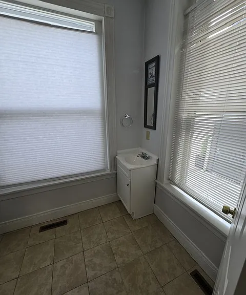 714 State St #1 — Photo 7