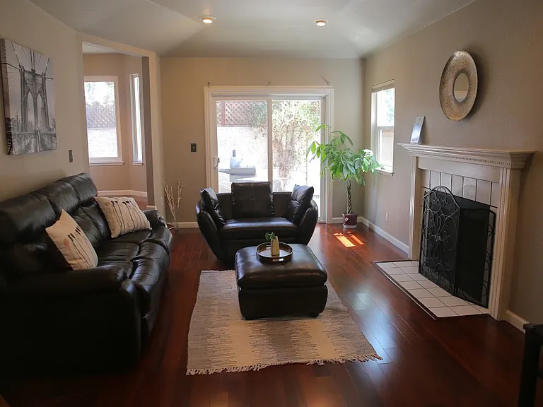 406 Darryl Dr — Photo 5