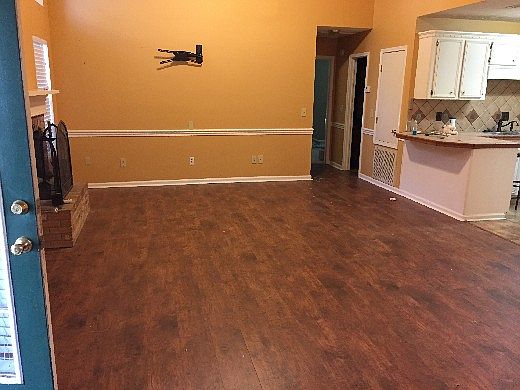 2nd image of 106 Jasmine Ct