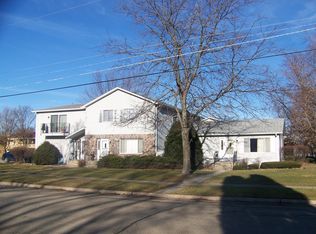 760 Pleasant St #766, Woodstock, IL 60098