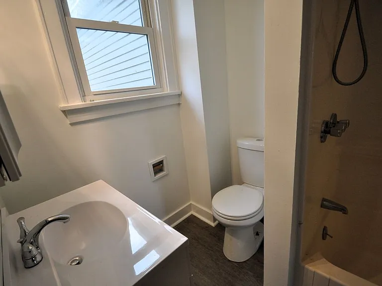 8525 Main St #UPPER — Photo 8
