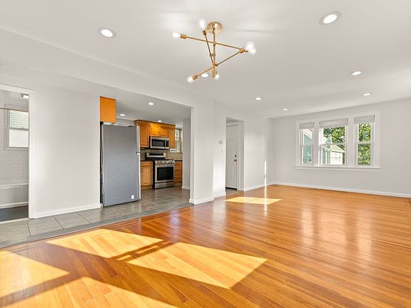 2nd image of 456 Shannon Pl APT 2