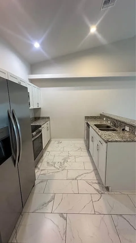 3 bedrooms / 2 bathrooms home — Photo 3