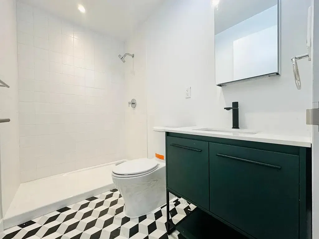 6 bed, 4.0 bath, 1200 sqft, $1,380 — Photo 4