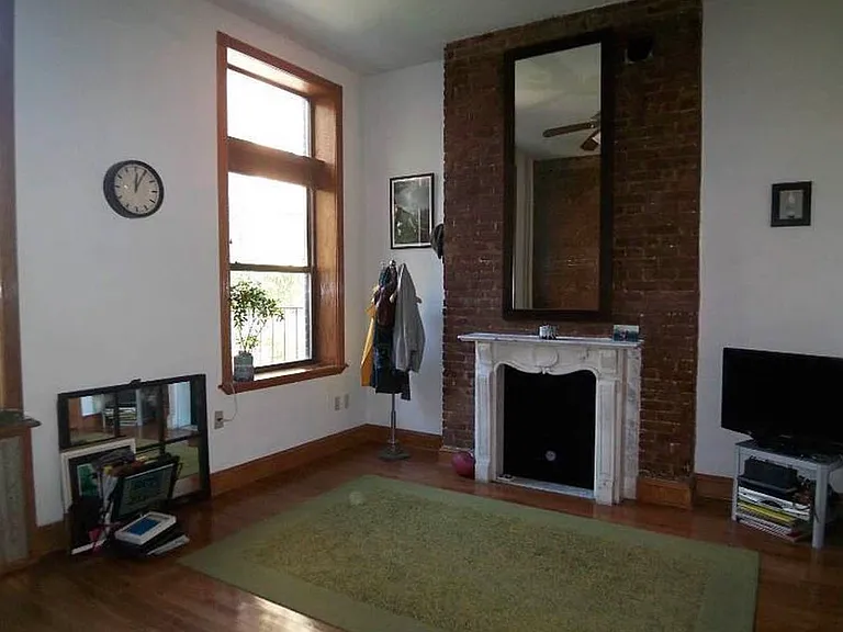 31 Carmine St #2 — Photo 2