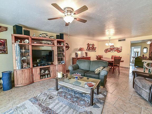 2nd image of 1140 N Avenida Cascada