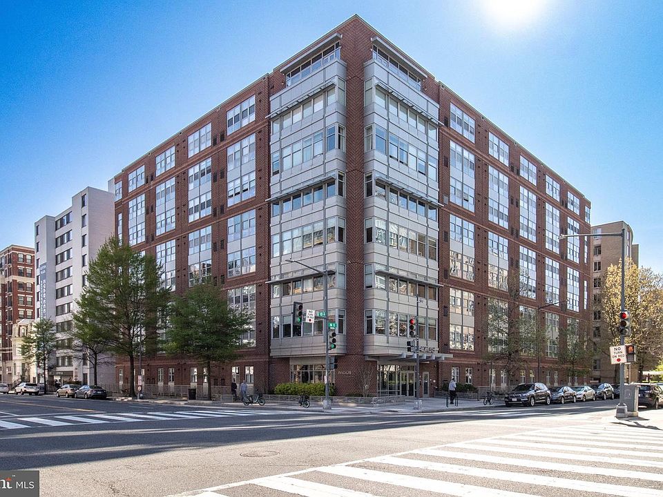 1st image of 1300 N St NW APT 15