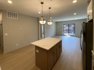 4102, Chicago, IL 60613