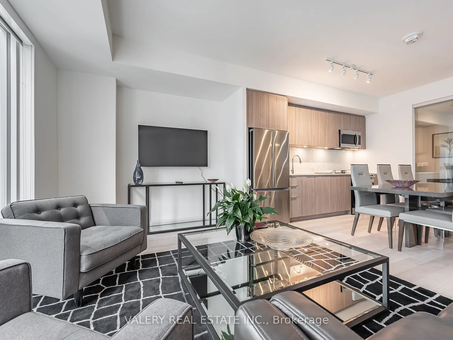 3 bed, $4,800 — Photo 3