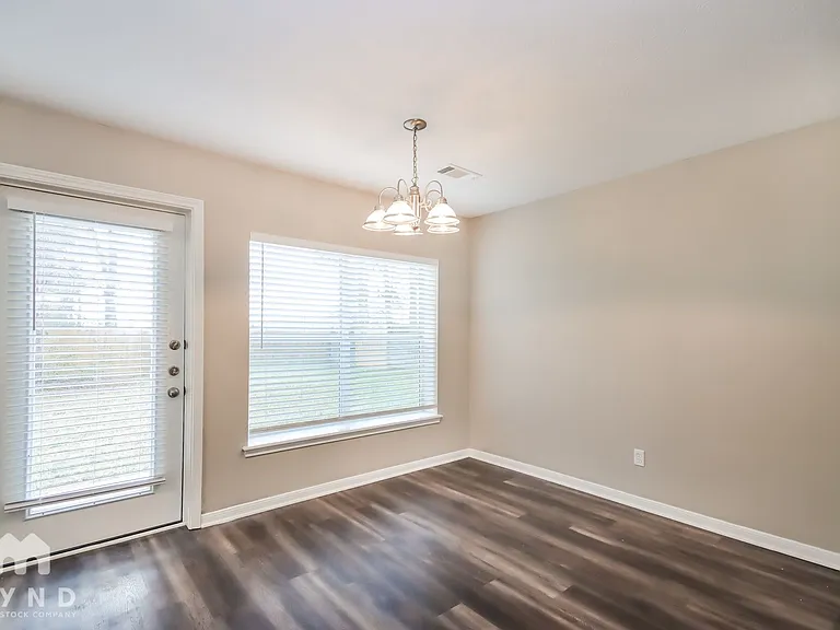 126 Kellyn Oaks Dr — Photo 7