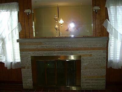 4th image of 2028 Roosevelt Ave