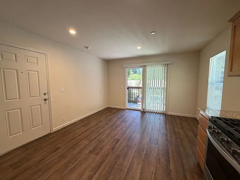 14860 River Rd — Photo 9