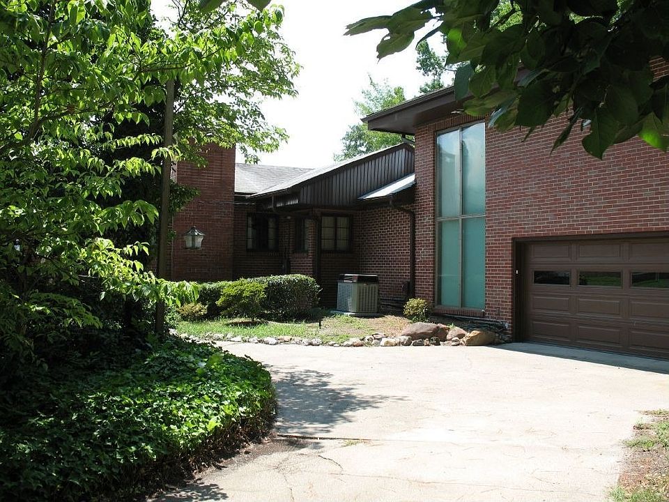 1st image of 2008 Charleston Ave