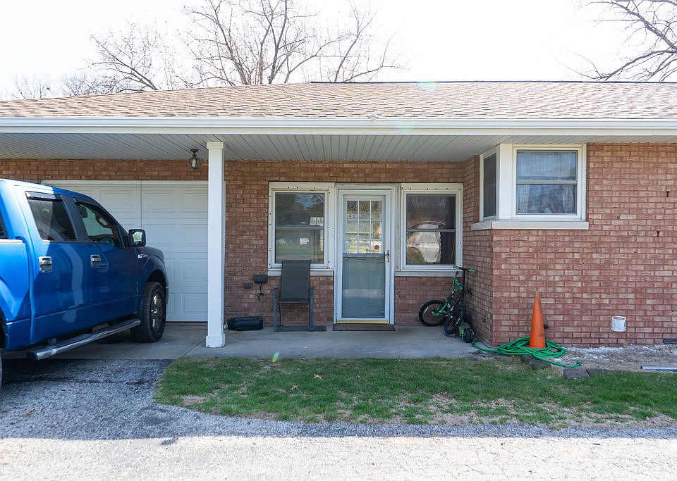 1st image of 7426 W Lancaster Rd