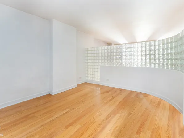 56 Pine Street image 9 of 13