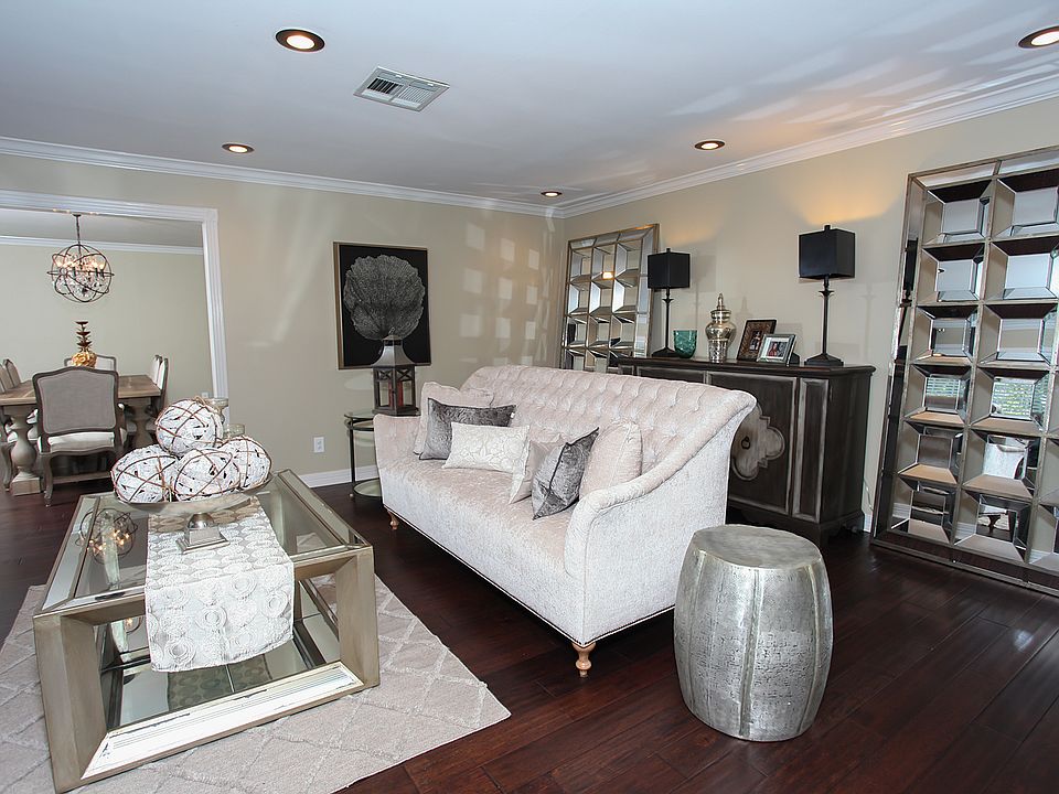 1st image of 5835 Gladys Ave