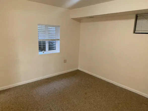 303 Pyott Rd #103-B, Lake In The Hills, IL 60156