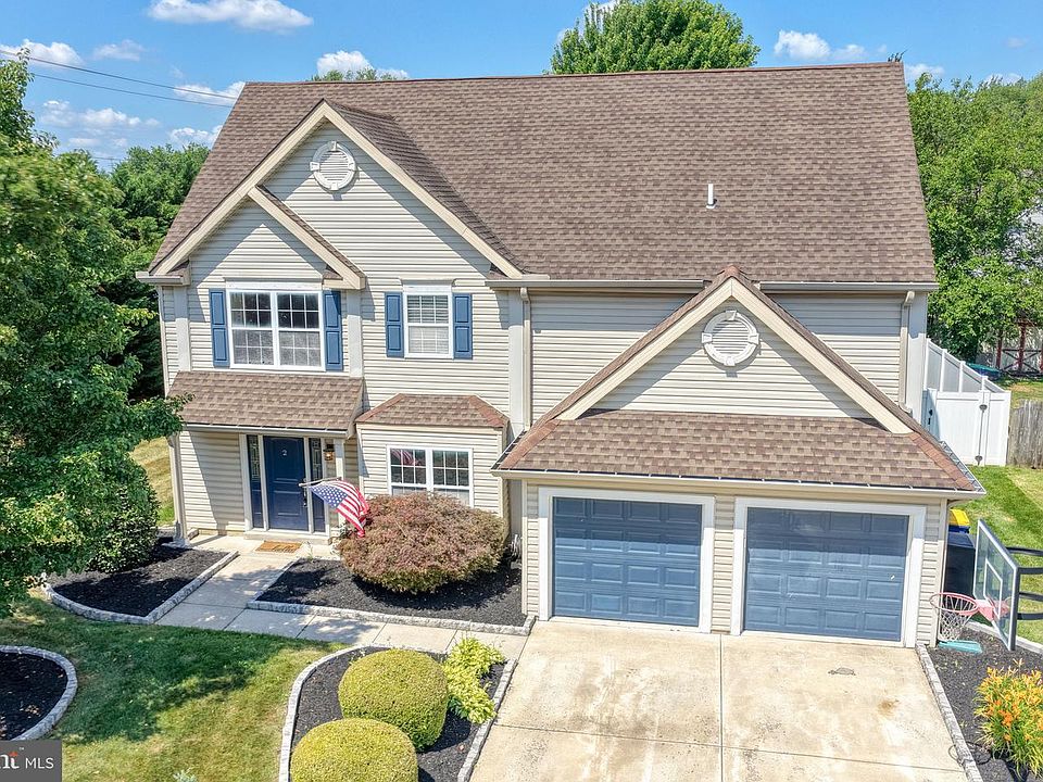 1st image of 2 Heatherfield Way