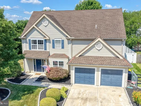 2 Heatherfield Way, Dover, DE 19904