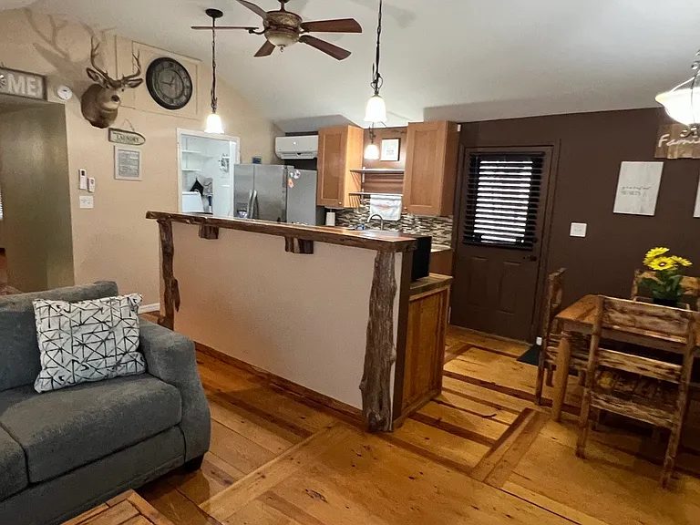 Virginia Rdg — Photo 1
